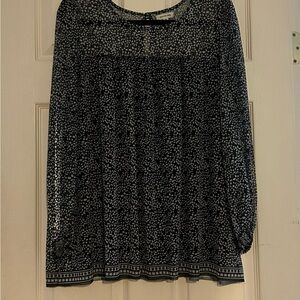 Max Studio Black and White Relaxed Blouse with Peter Pan Collar